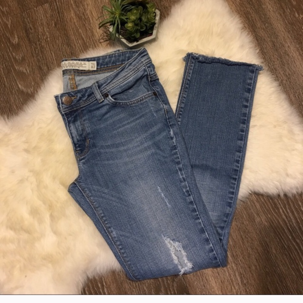 Zara jeans distressed frayed hem